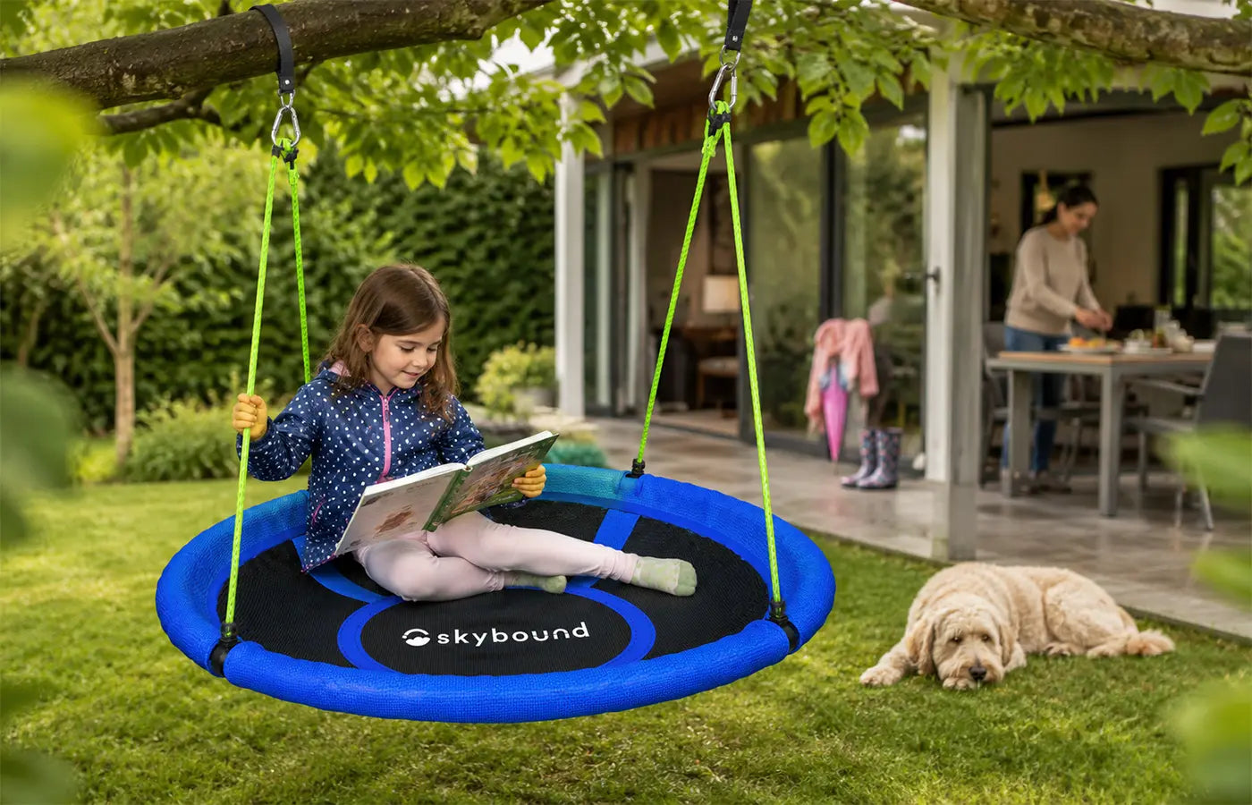 The SkyBound tree swing assembles and disassembles in minutes. Packs down small for easy carrying and storage. Kids can swing just about anywhere—backyard, garden, or lawn.